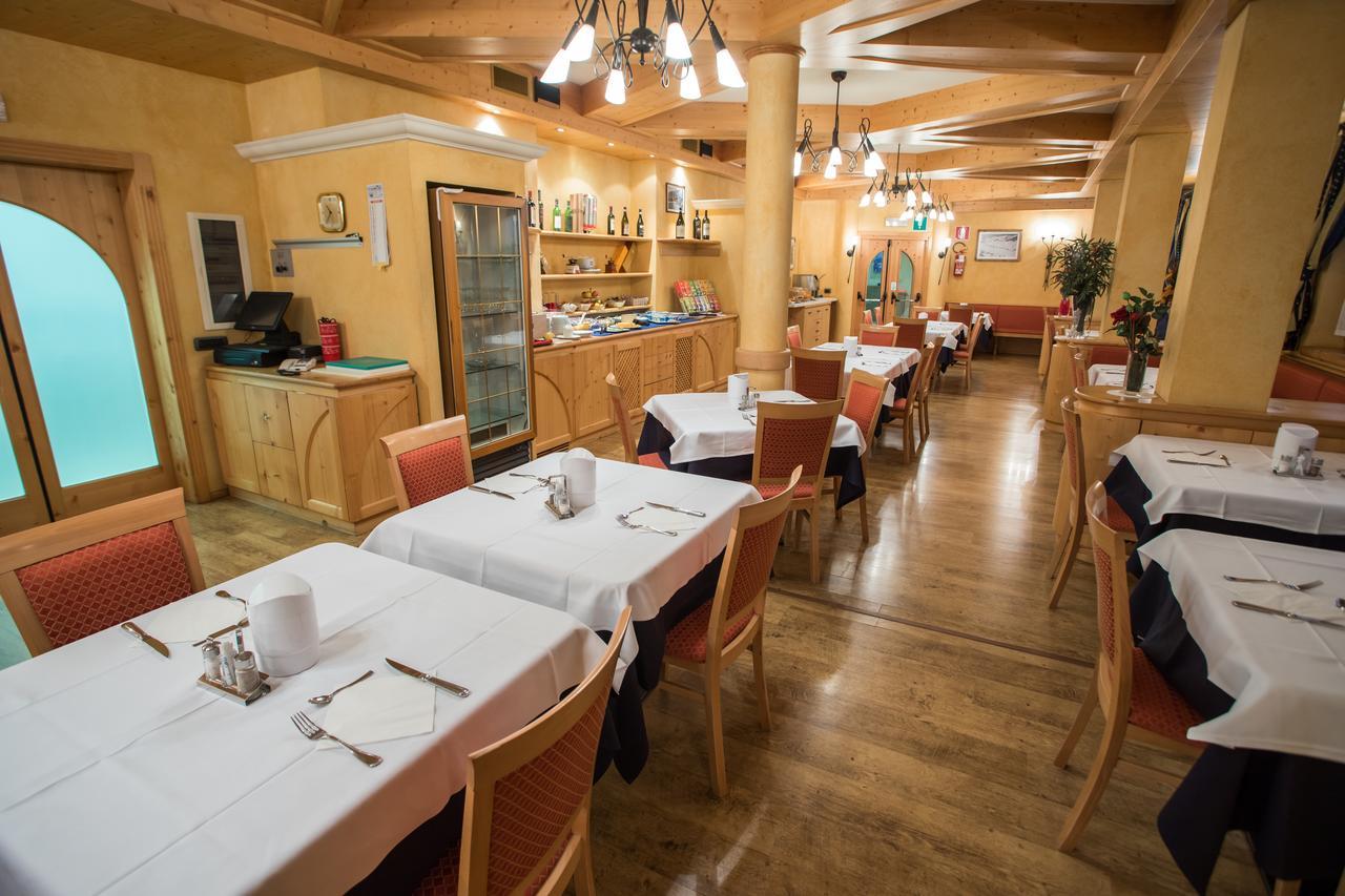 Hotel La Pastorella Ливиньо Екстериор снимка